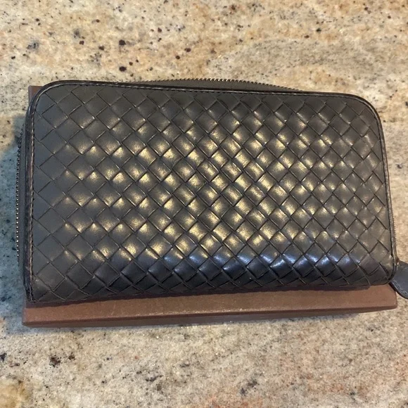 Bottega Veneta Gray Intrecciato Wallet w/box - Picture 9 of 14